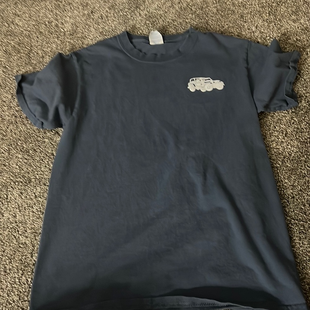 Tee shirt